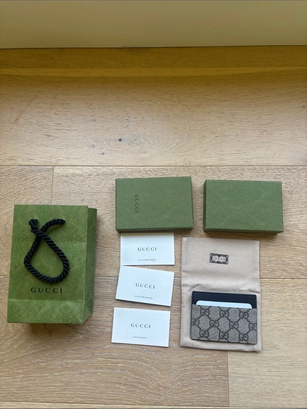 New Gucci GG Pattern Beige & Black Leather Card Holder